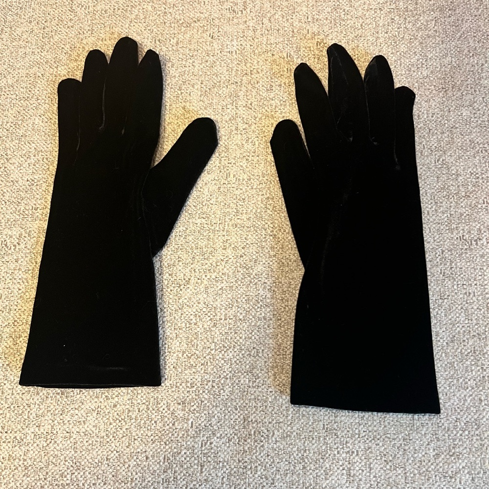 Velvet Talbots black gloves